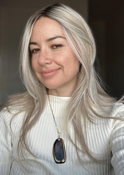18”–20” HD Synthetic Wig – Monofilament Top, Heat-Resistant Futura Fiber, 130% Density, Natural Look Blonde Wig