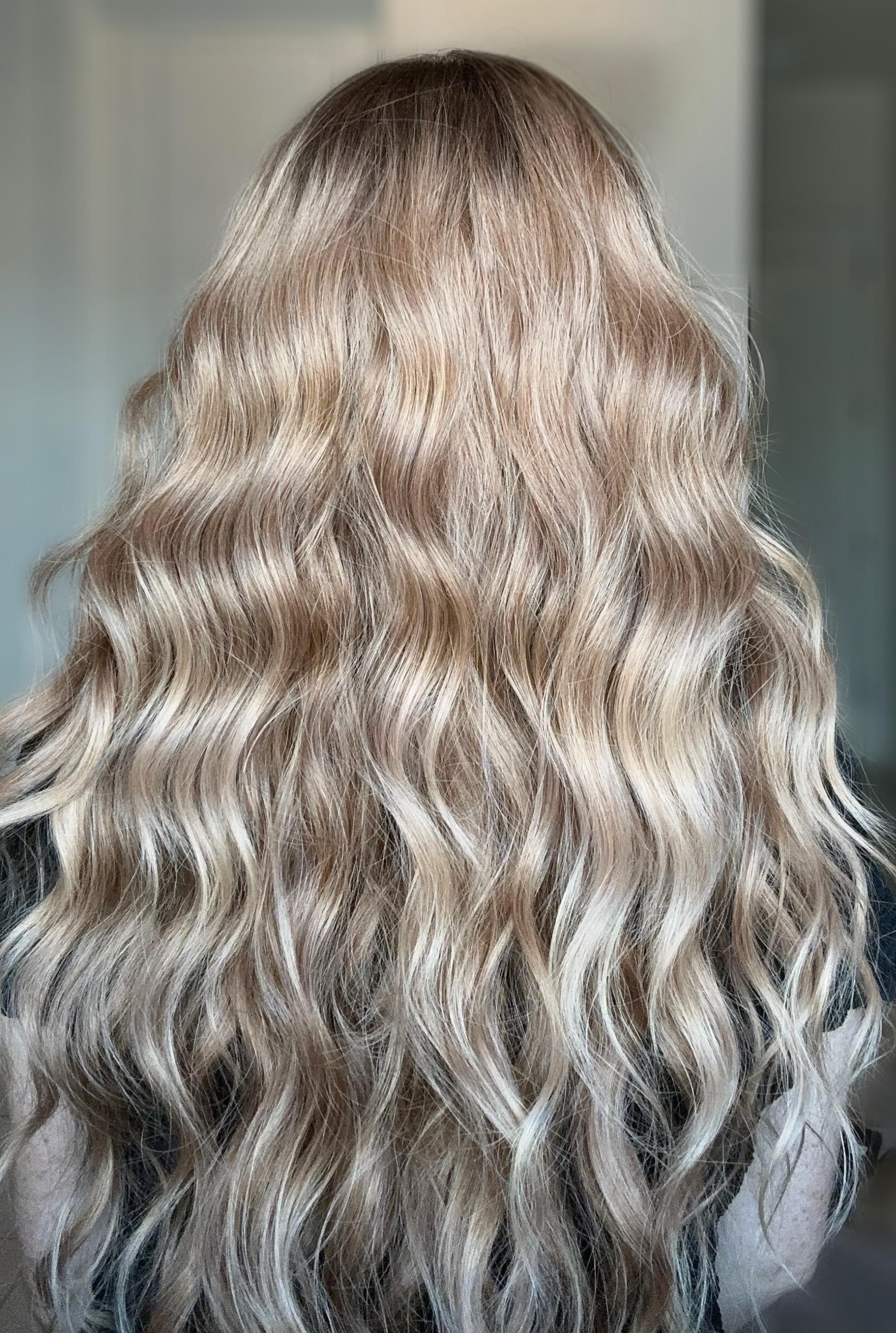 Synthetic HD Lace Front Wig – 26” Long Wavy Free Part | Rooted Blonde Balayage | 180% Density | Heat-Resistant Fiber | Glueless Wig