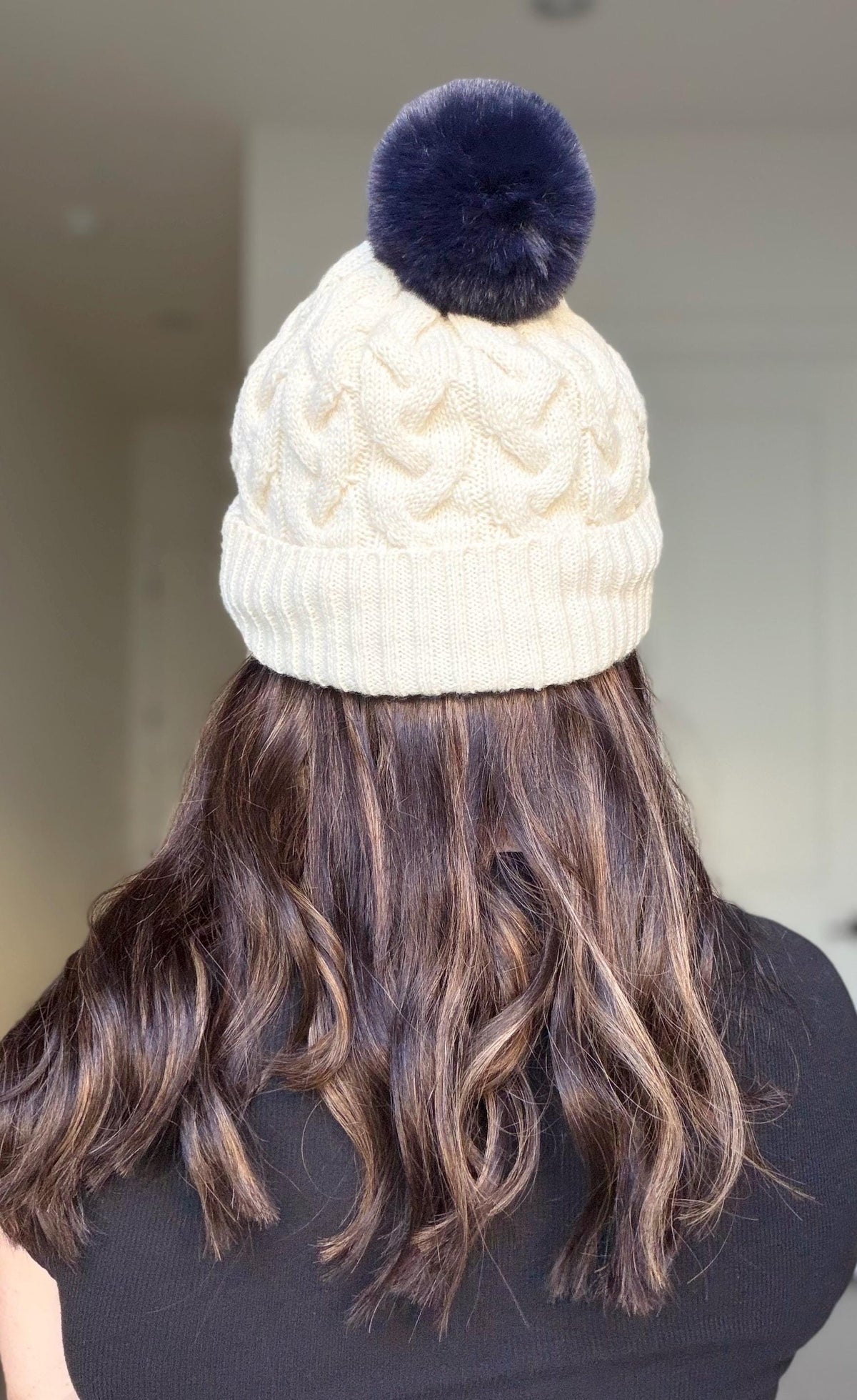 Open hat wig. Brown with caramel highlights. Natural density. Brazilian premium human hair MEDUZAS