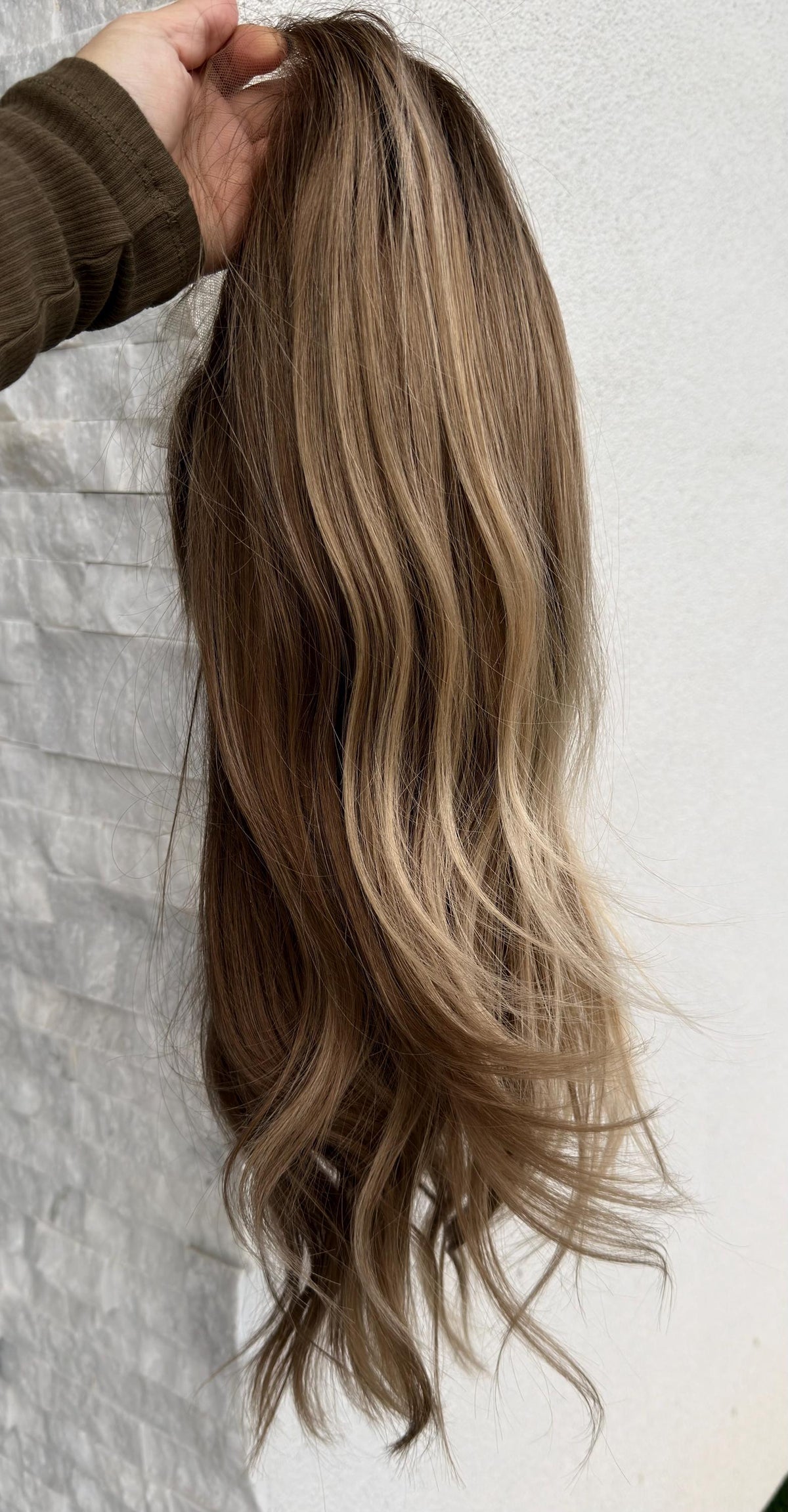 LEEN Layered Brazilian Virgin Human Hair Wig | Medium Density 5x5.5” Lace Top Wig | Honey Bronde | 18”-26” Bleached Knot