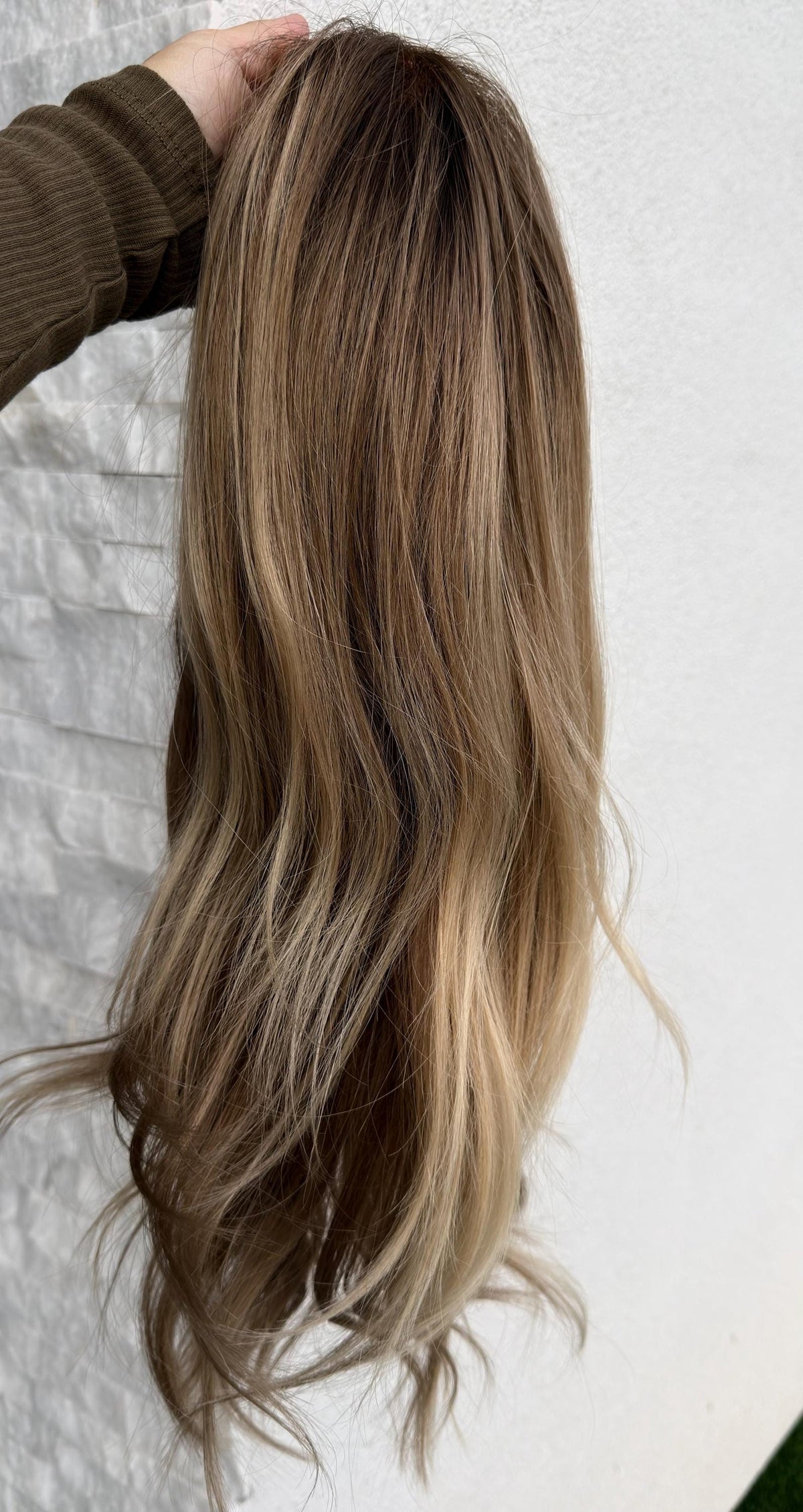 LEEN Layered Brazilian Virgin Human Hair Wig | Medium Density 5x5.5” Lace Top Wig | Honey Bronde | 18”-26” Bleached Knot