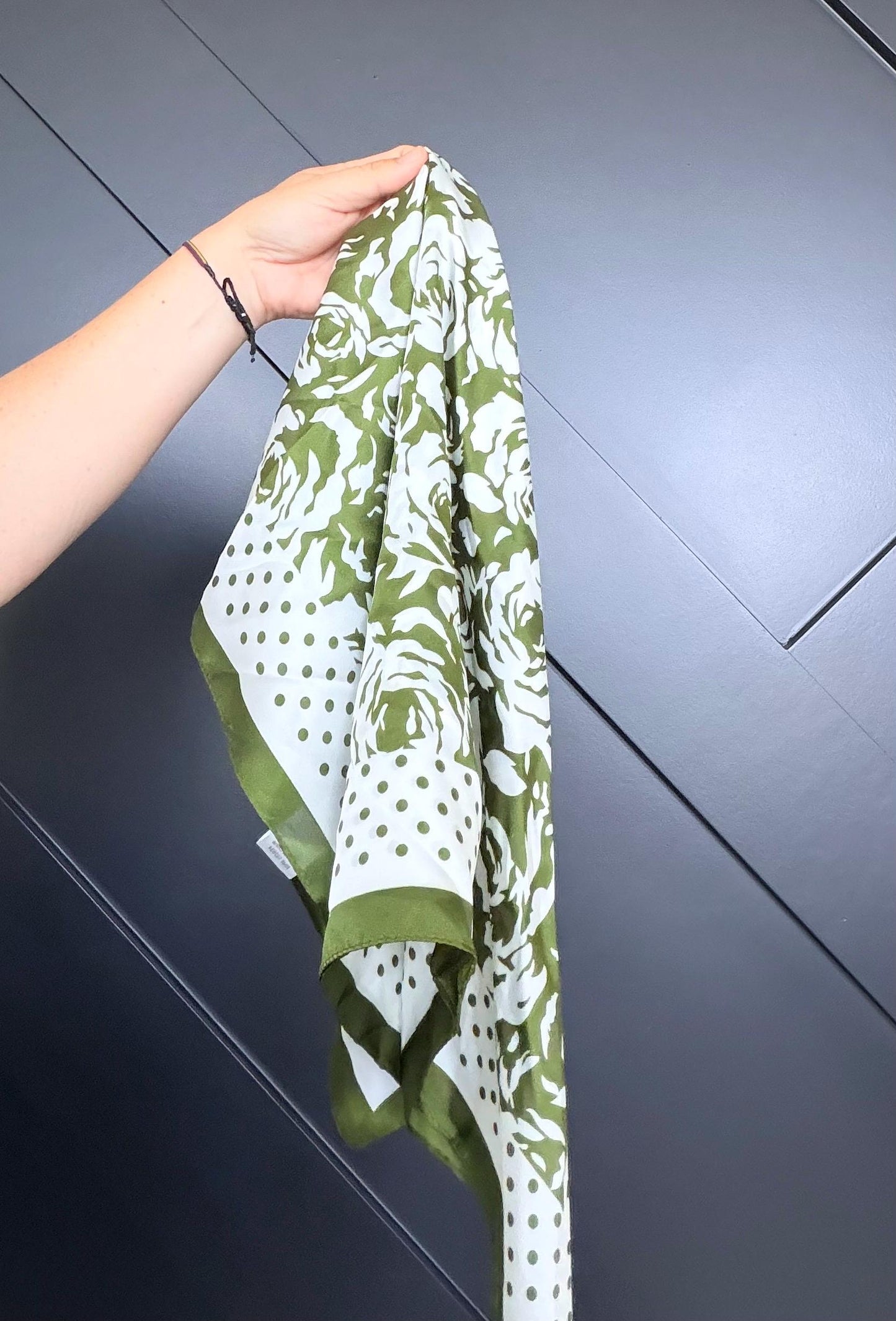 Silk Hair Scarf for Wigs and Hair Toppers Wig Styling Head Scarf Elegant Hair Wrap for Wigs Alopecia and Hair Protection Wig not