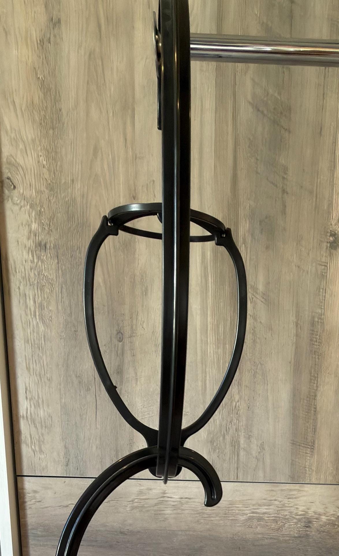 ONE Wig Hanger for Storage & Drying | Wig Holder for Human Hair and Synthetic Wigs | Space Saving Wig Organizer | Wig Not Included