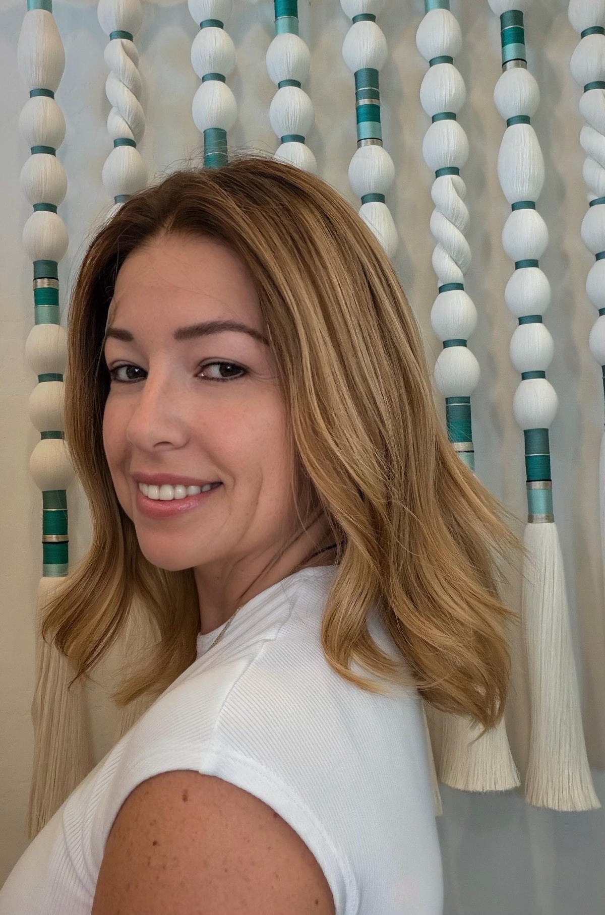MELCOCHA Layered Brazilian Remy Human Hair Wig | Natural Density Lace Top Wig | 16 Golden Blonde light brown root