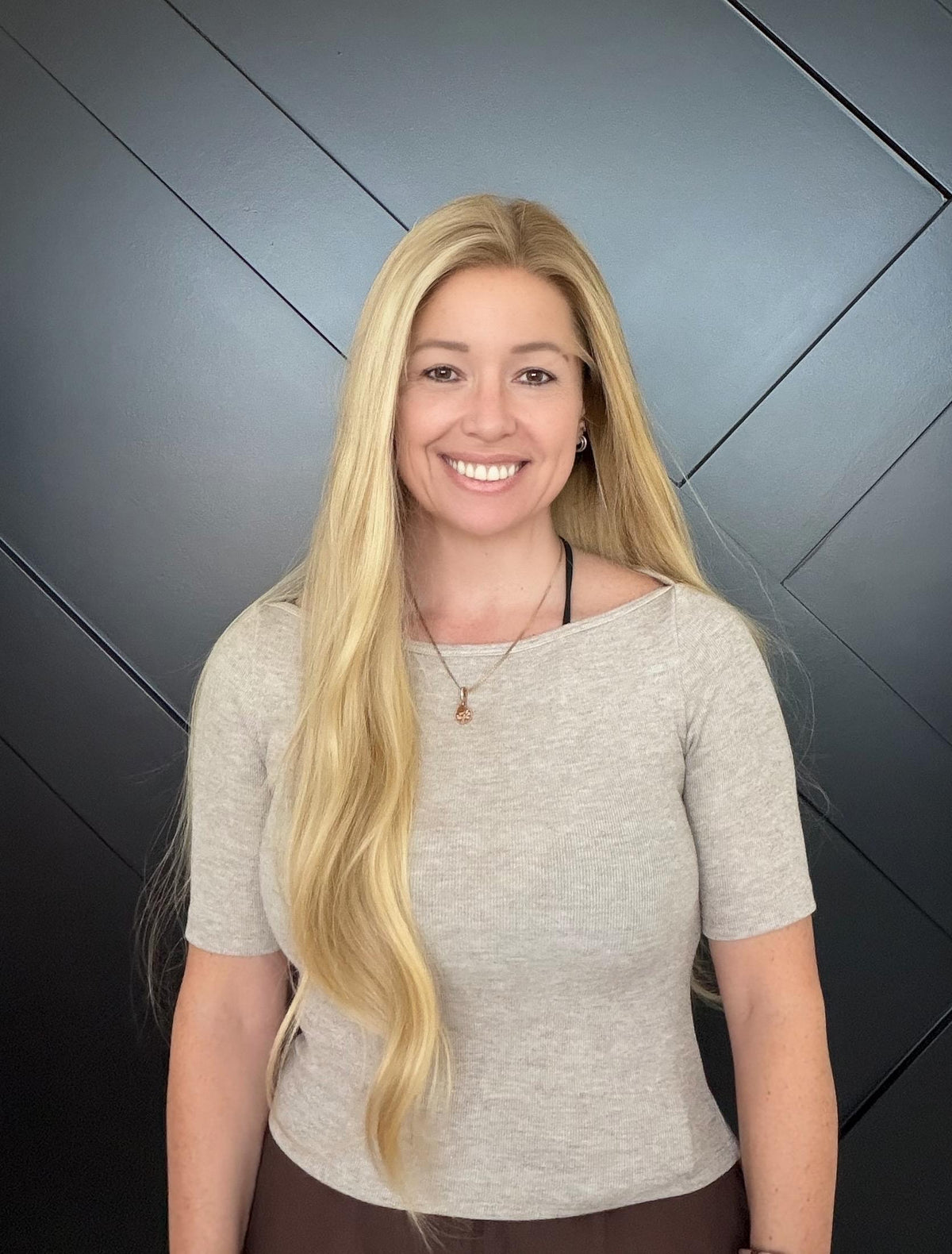 KIMMY Remy Human Hair Wig | HD Lace Front Wig | Blonde Balayage with Shadow Root | Bleached Knots | Natural Frontal Natural Density 26-32”