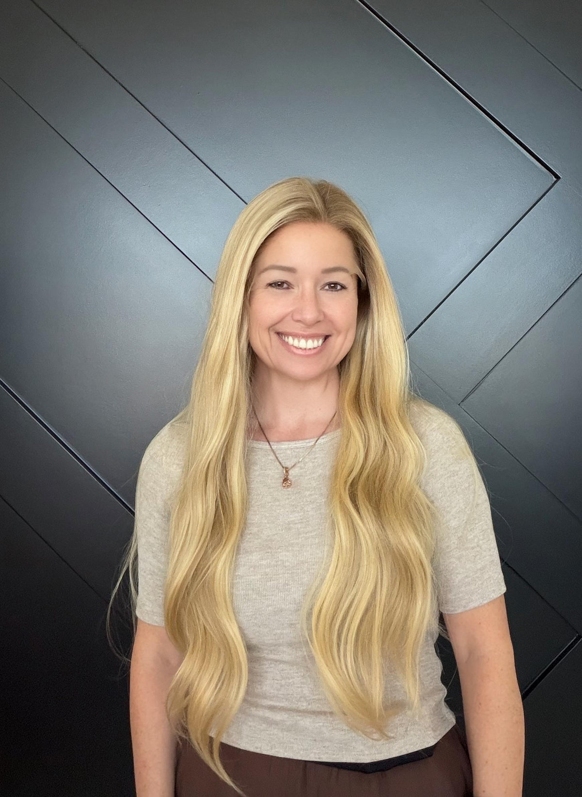 KIMMY Remy Human Hair Wig | HD Lace Front Wig | Blonde Balayage with Shadow Root | Bleached Knots | Natural Frontal Natural Density 26-32”