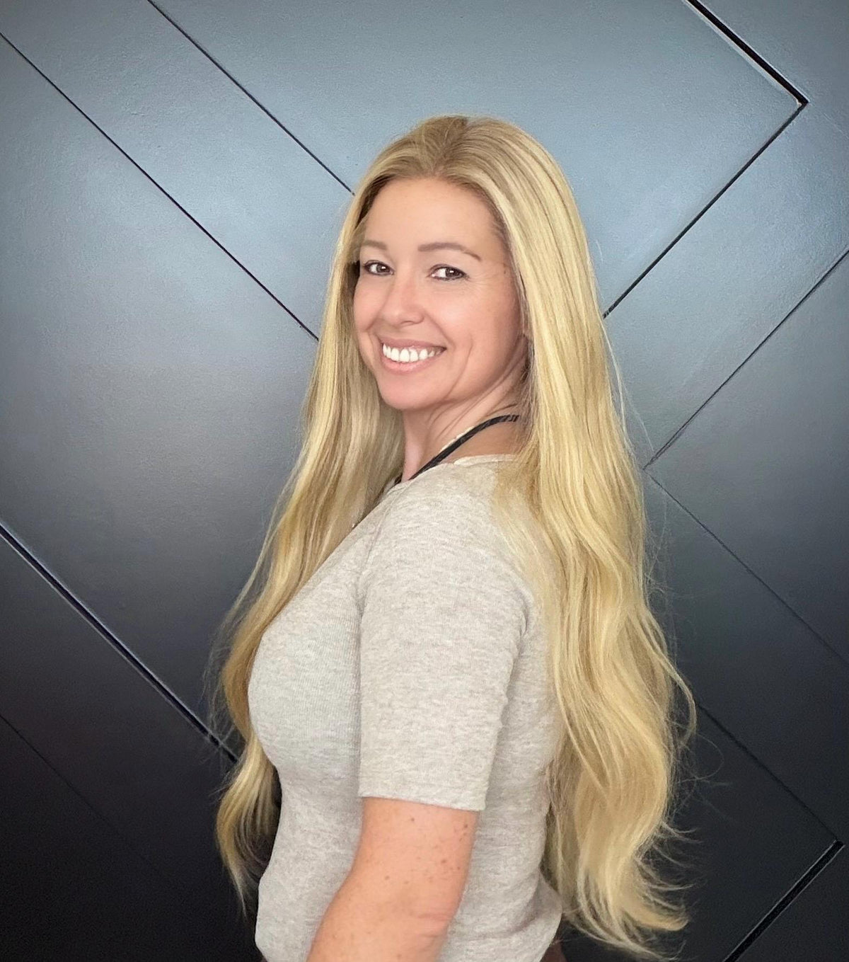 KIMMY Remy Human Hair Wig | HD Lace Front Wig | Blonde Balayage with Shadow Root | Bleached Knots | Natural Frontal Natural Density 26-32”